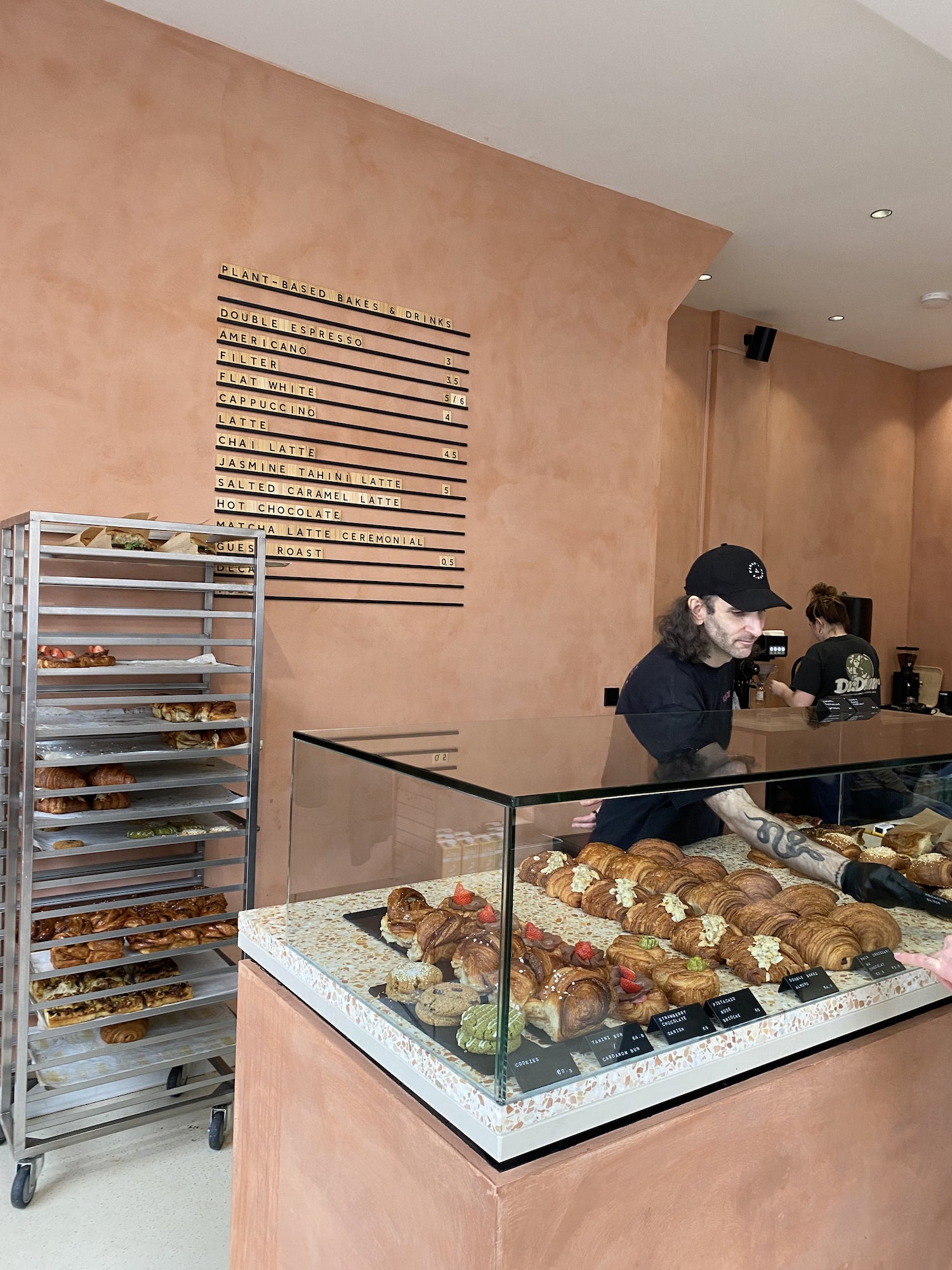 café
